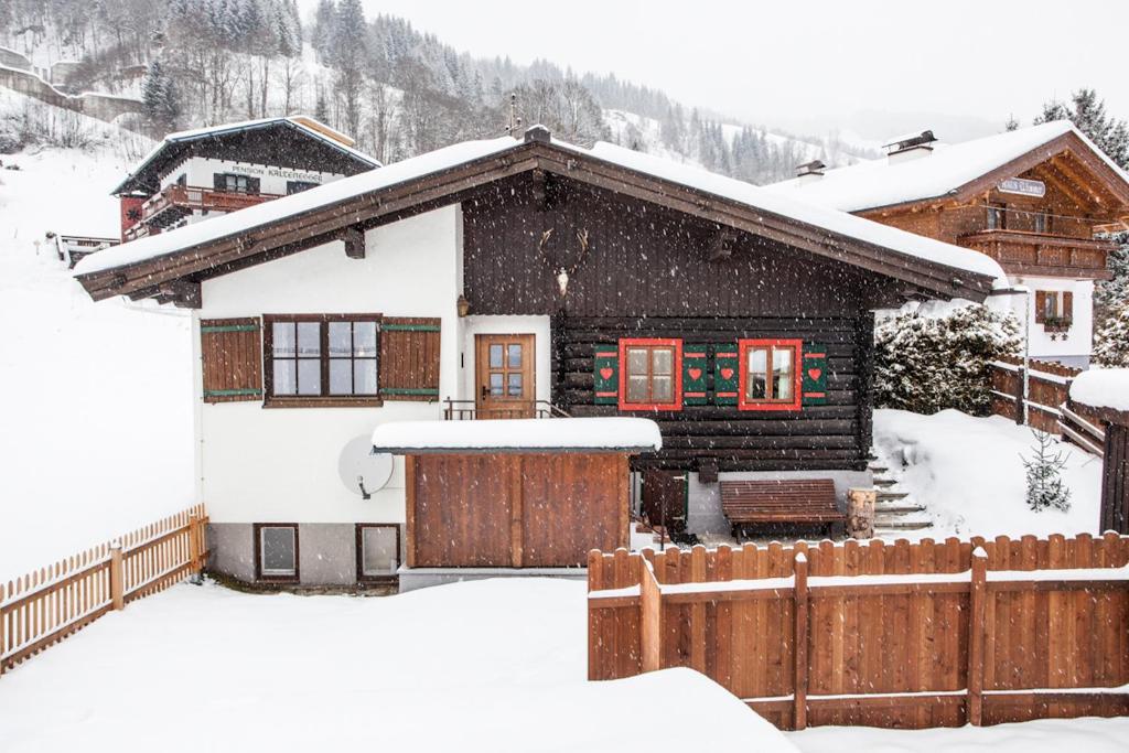 Chalet Appartement Alpenherz Saalbach-Hinterglemm Room photo